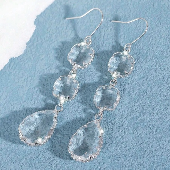 Luxe Rhinestone Drop Earrings - Picture 3 of 6